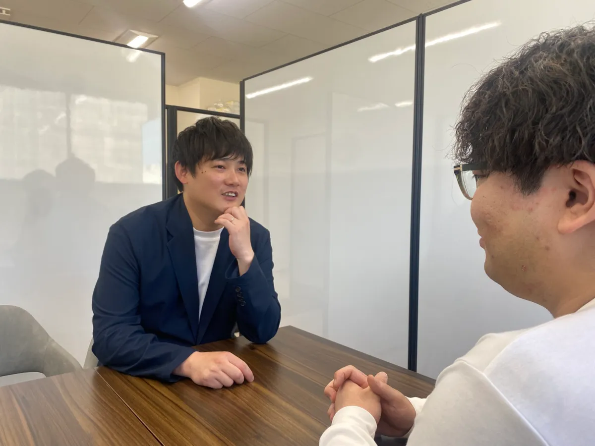 求職者と面談するSNさん